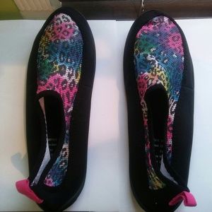 Almost new, Swim shoes!!